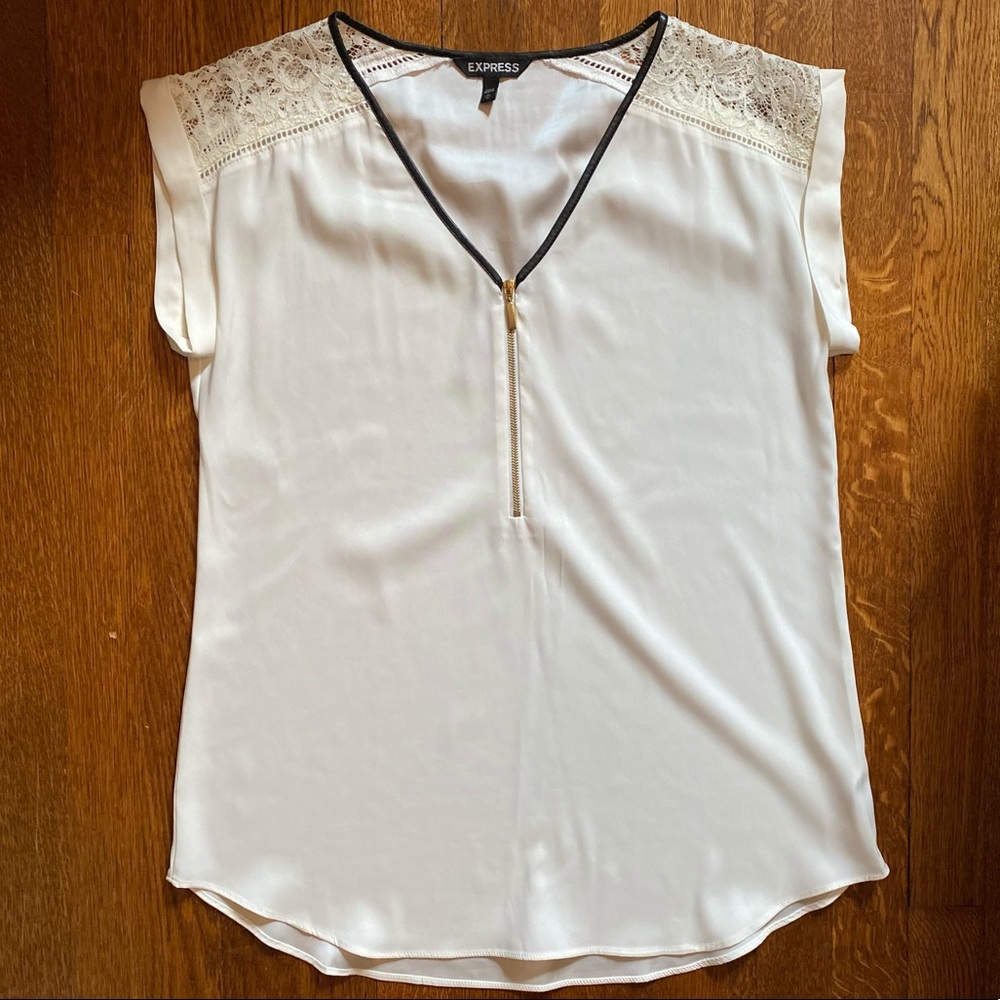 Express silky tee